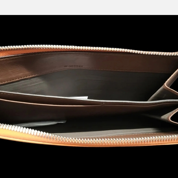 Auth Salvatore Ferragamo Leather Zip Wallet Pouch 6.5" H x 10" W, Italy  NIB - Picture 5 of 7